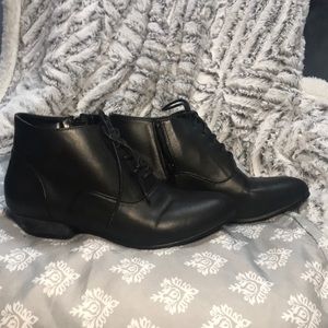 Spring low booties